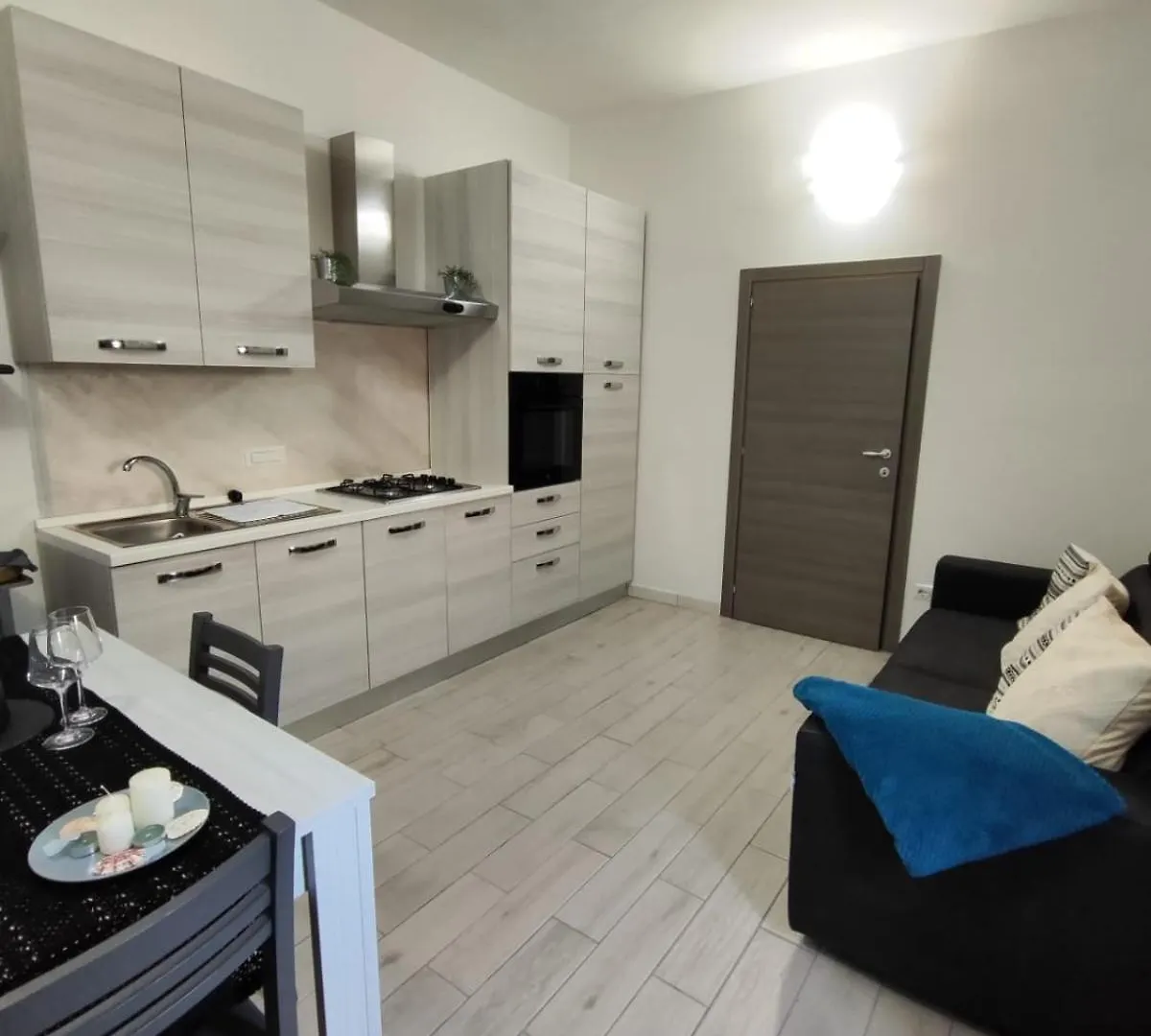 Casa Vacanze Con Giardino I Girasoli - Cin It 09006 - 9 C 2000 R4042- Sorso