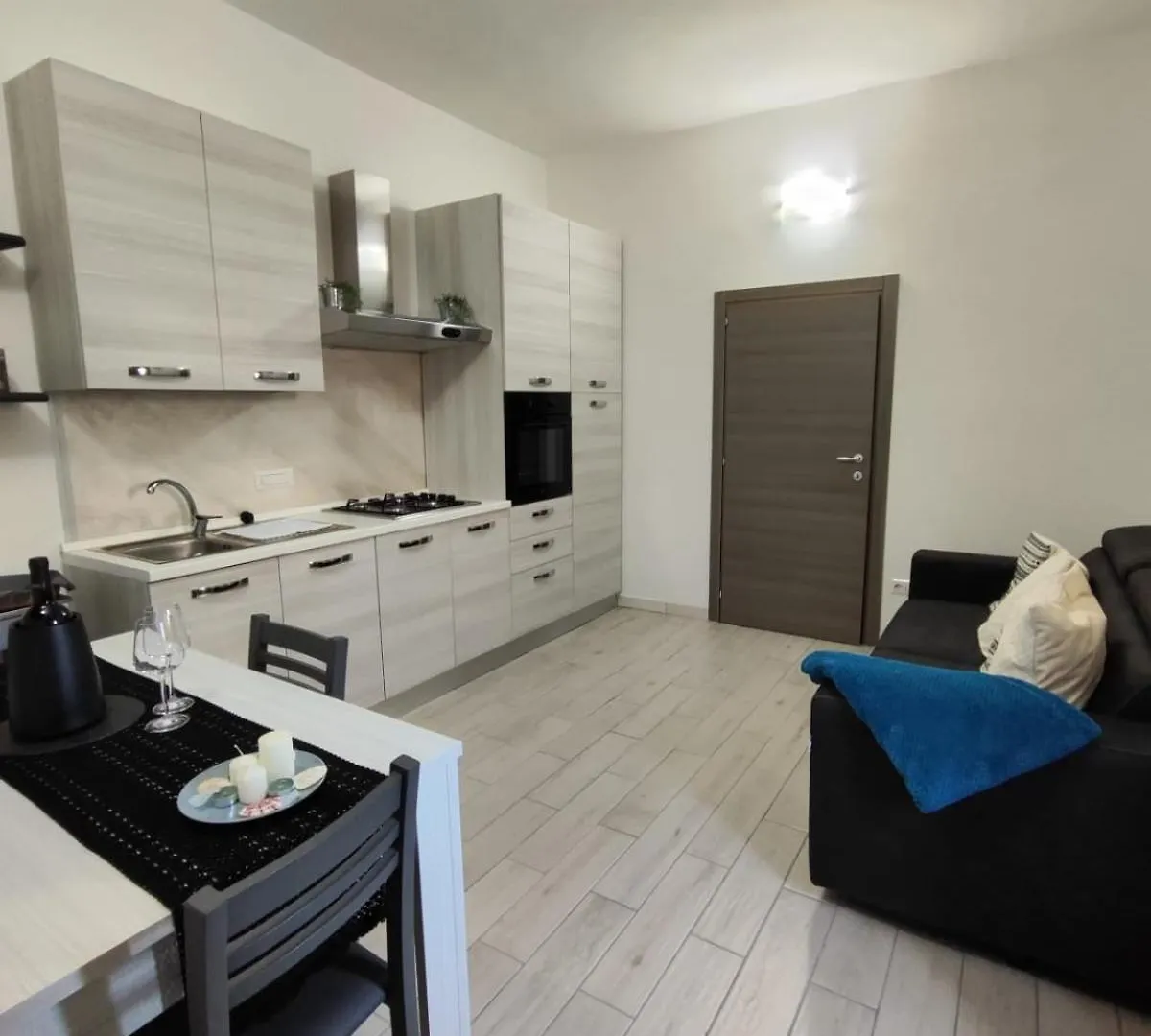 Casa Vacanze Con Giardino I Girasoli - Cin It 09006 - 9 C 2000 R4042- Sorso 0*,