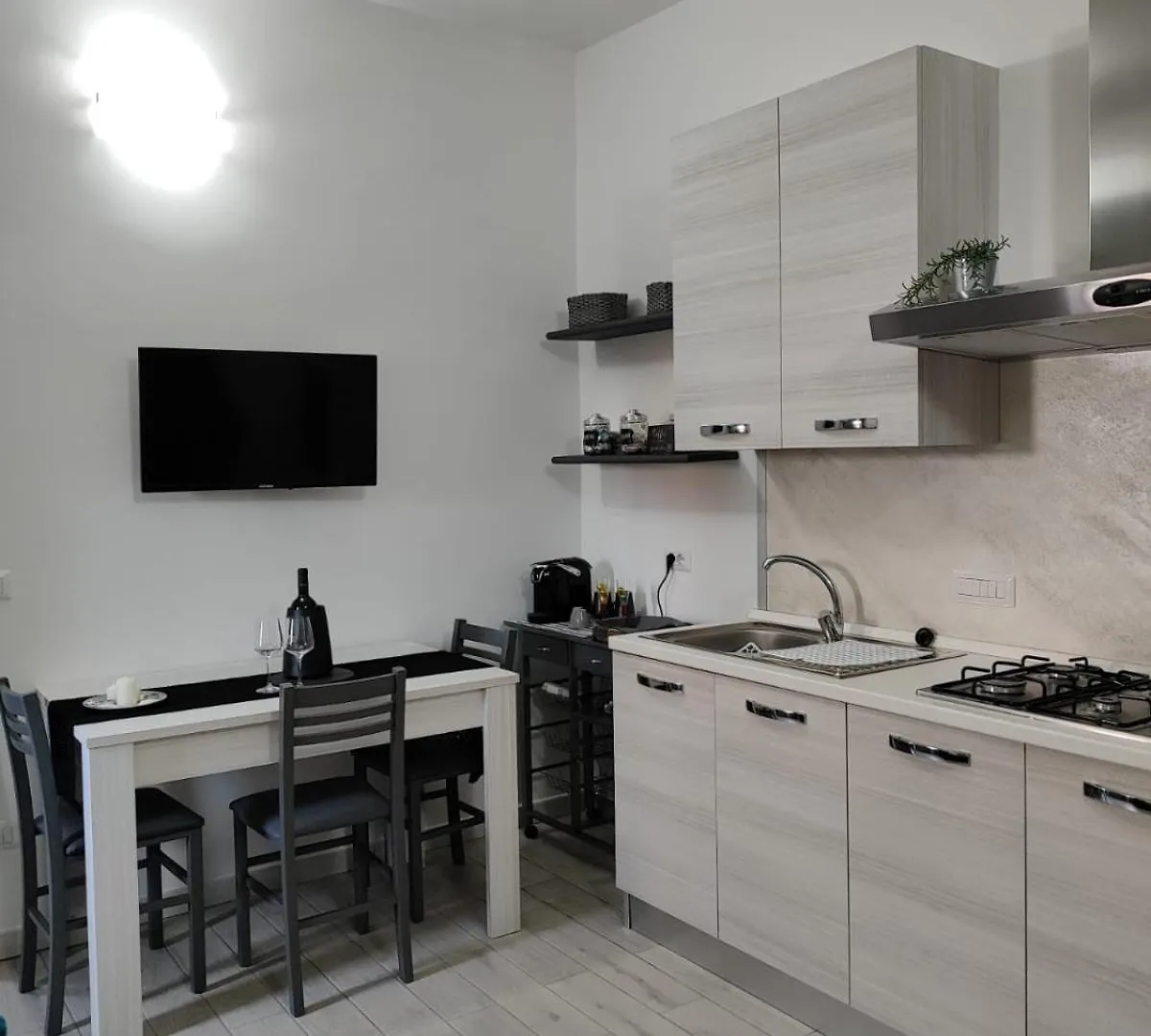 Casa Vacanze Con Giardino I Girasoli - Cin It 09006 - 9 C 2000 R4042- Sorso 0*,